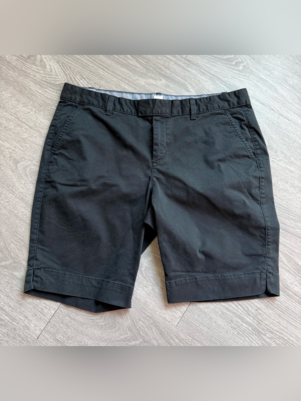 Gap Bermuda Shorts Black Flat Front Chino Shorts 14P gently used